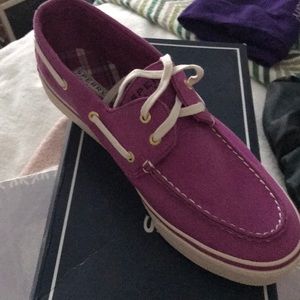 NIB Sperry Biscayne in Berry Canvas- size 10M